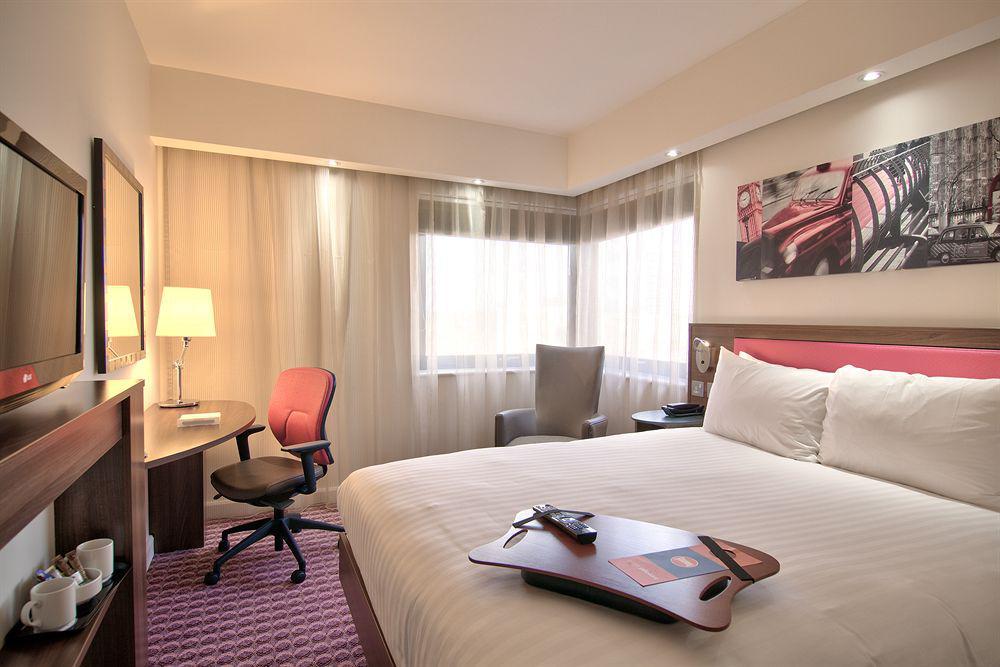 Готель Hampton By Hilton London Кройдон Екстер'єр фото